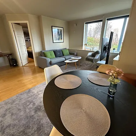 アパート Koselig Med Havutsikt トロムソ