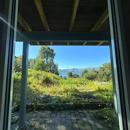 Apartment Koselig Med Havutsikt